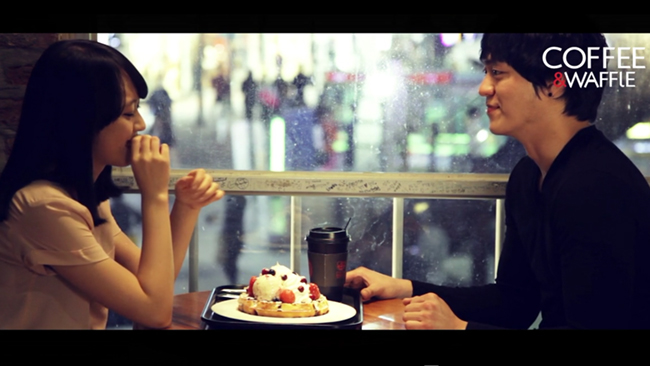 COFFEE N WAFFLE CM 영상 (Everyday Christmas) 상세 이미지 2